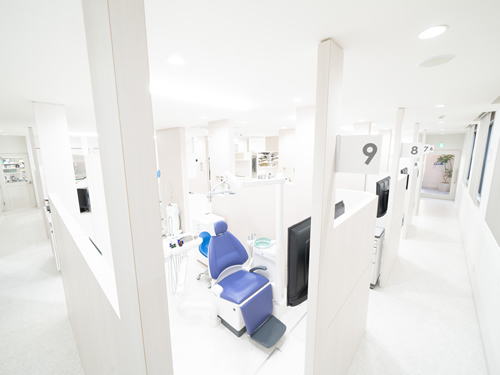 同線分離の診療室　ユニットは10台 | 福岡市東区の歯科医師キャリア採用